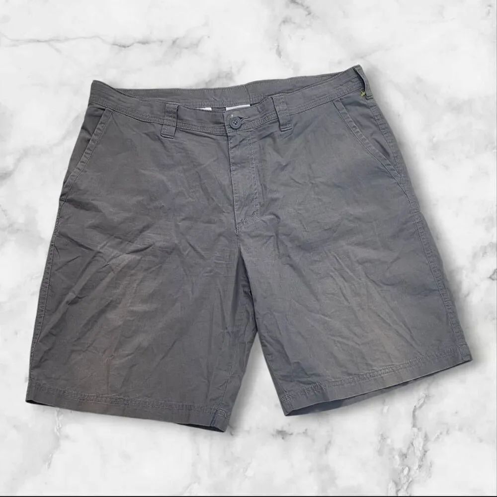 Columbia Gray Shorts Mens Size 36